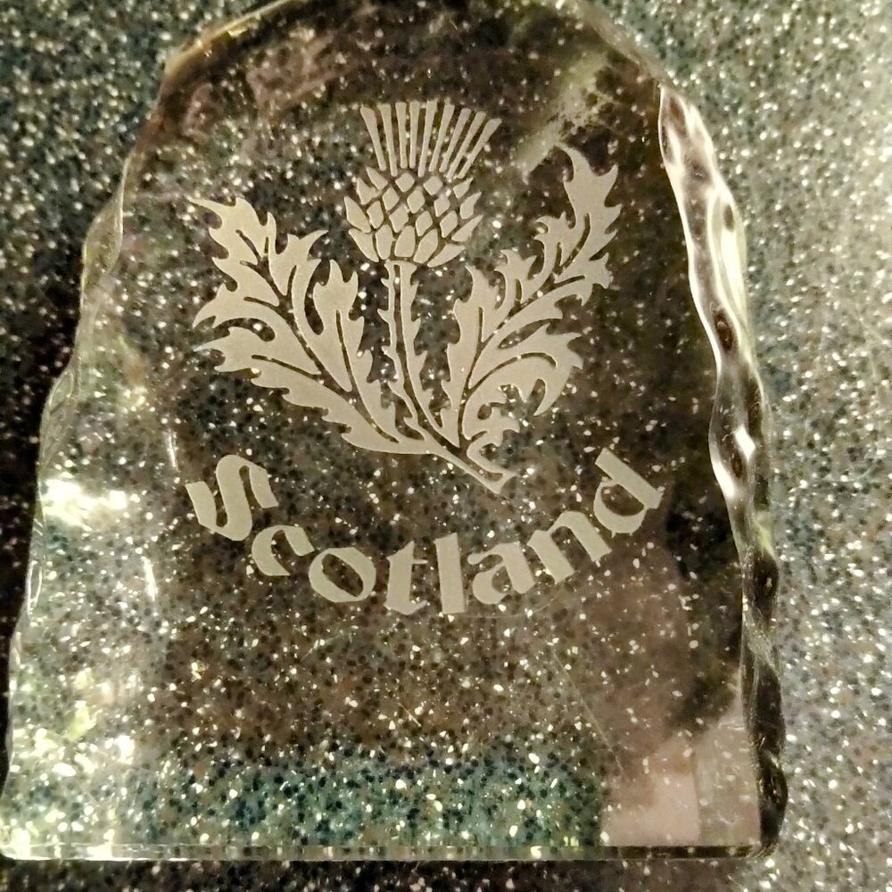 Burns Crystal New Boxed fancy thistle SCOTLAND standing stone rock sides Gift